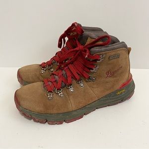 Danner Women's Mountain 600 4.5" Boots Brown Red Size 7